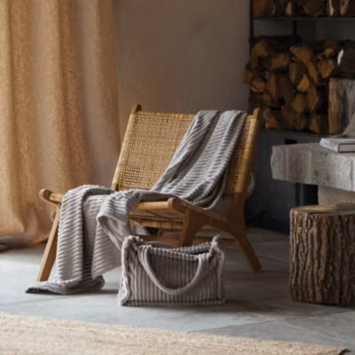 Ensemble plaid et sac doux côtelé (125×150 cm – Lin)