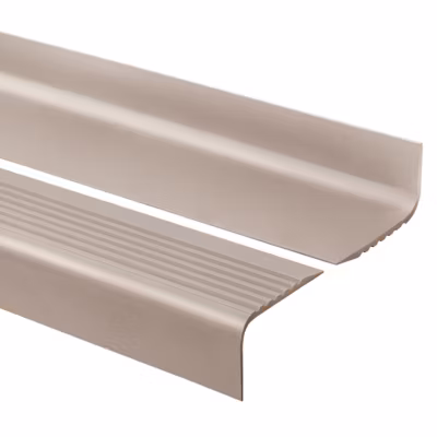 Nez de marche PVC 70×40 mm QUEST, profil antidérapant – 150 cm, beige