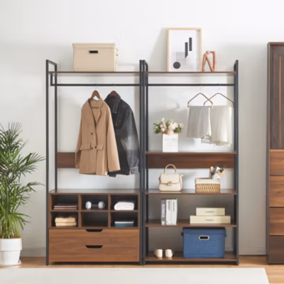 Ensemble de 2 portants à vêtements Larem 2 tiroirs 6 compartiments noir effet noyer en.casa